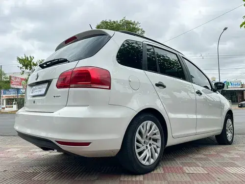 Volkswagen Suran 1.6 Comfortline 101cv 2016