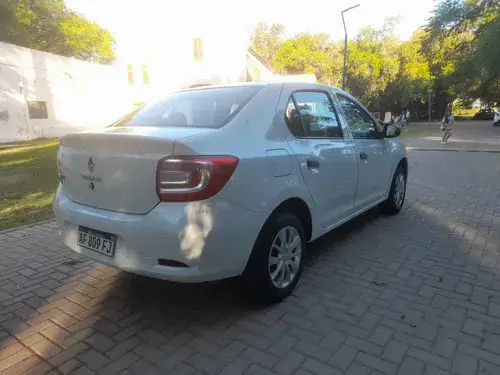 Renault Logan 1.6 16v Life 2023