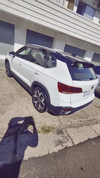 Volkswagen TAOS TAOS 1,4 250 TSI HIGHLINE A/T BITONO 2024