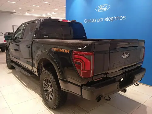 Ford F-150 5.0L V8 Tremor 4X4 At 2025