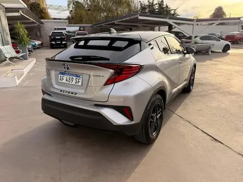 Toyota CH-R 1.8 Hybrid 2022