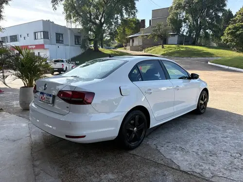 Volkswagen Vento 2.5 Luxury 170cv 2017