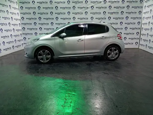 Peugeot 208 1.6 FELINE L13 2014