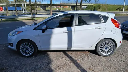 Ford Fiesta Kinetic 1.6 Se Plus 120cv 2014