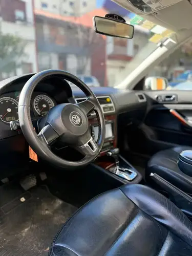 Volkswagen Bora 1.8 Highline T Tiptronic Cuero 2011