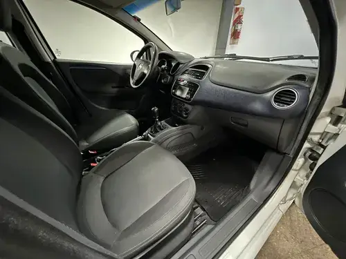 Fiat Punto 1.4 Attractive Pack Top Uconnect 2016