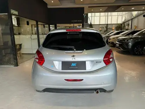 Peugeot 208 1.6 5p Allure Touch 2014