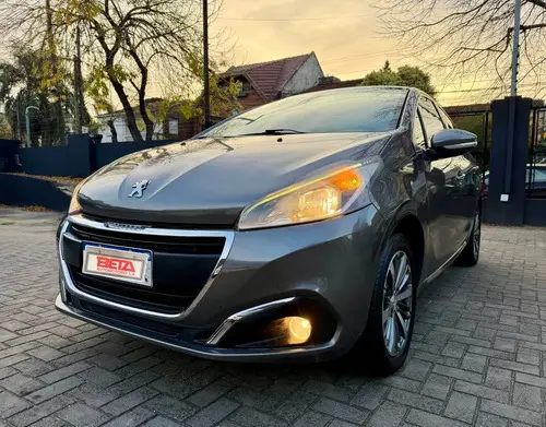 Peugeot 208 1.6 FELINE L16 2017