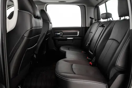 RAM 1500 5.7 DC 4X4 LARAMIE NIGHT EDITION 2025