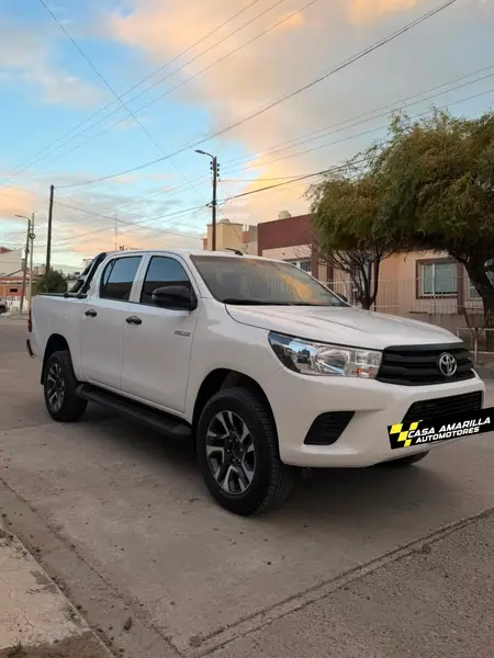 Toyota Hilux 4x2 DX 2.4 2023