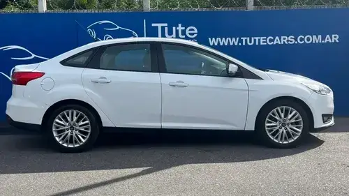 Ford Focus III 2.0 Sedan Se Plus Mt 2017