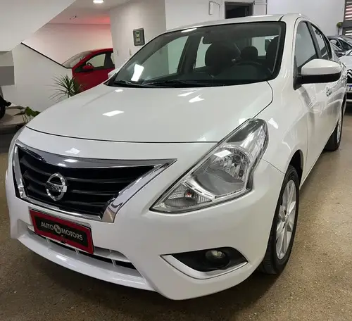 Nissan Versa 1.6 Advance Mt 2017