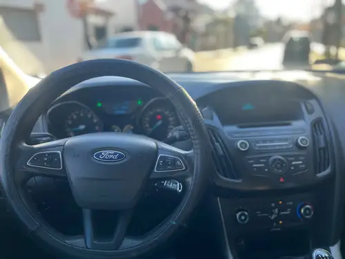 Ford Focus III 1.6 Sedan S 2016