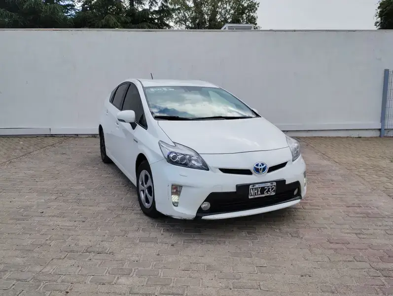 Toyota Prius 1.8 CVT L/12 2013