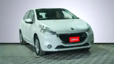 Peugeot 208 1.5 Allure Touchscreen 2015