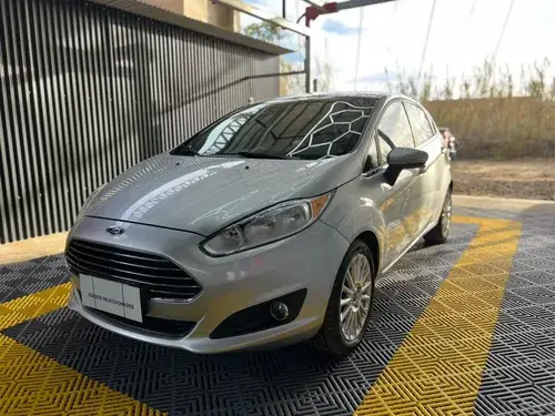 Ford Fiesta Kinetic 1.6 Titanium Powershift 120cv 2015