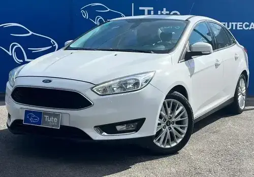 Ford Focus III 2.0 Sedan Se Plus Mt 2017