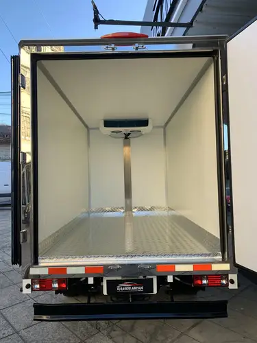 KyC Mamut 1.6 Mamut Box Refrigerado Dual 2026