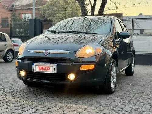 Fiat Punto 1.4 Attractive Pack Top Uconnect 2016