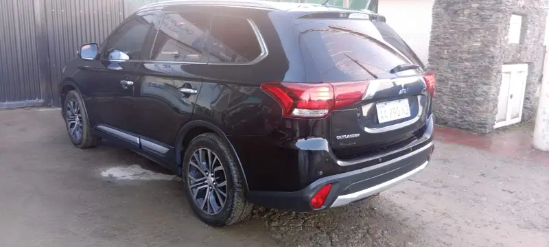 OUTLANDER GLS 2016