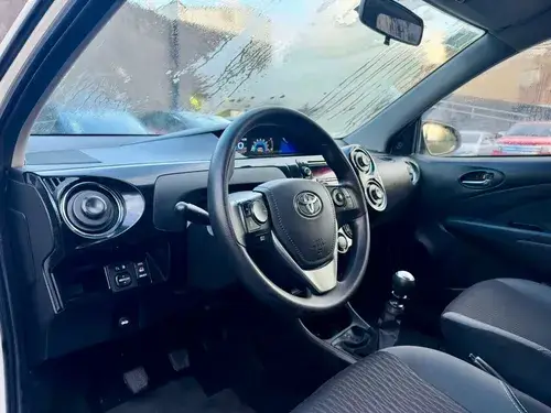 Toyota Etios 1.5 XS 4P L16 2018