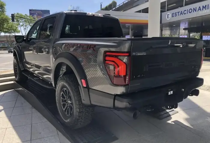Ford F-150 RAPTOR 3.5L V6 ECOBOOST 4X4 AT 2025