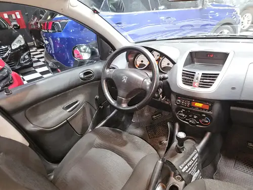 Peugeot 207 1.4 Active 75cv 2013