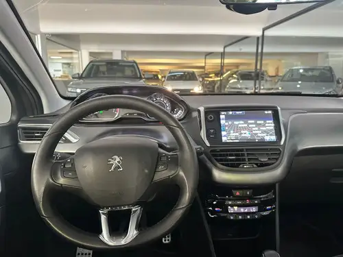 Peugeot 208 1.6 Feline 2013