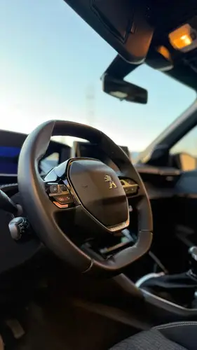 Peugeot 208 1.6 Road Trip 2024