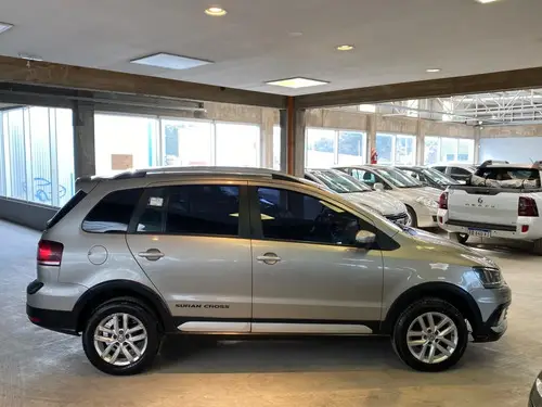 Volkswagen Suran Cross 2015