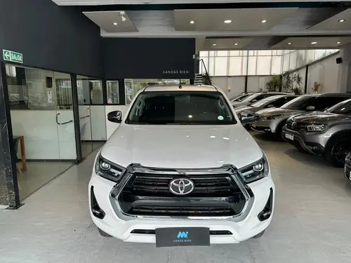 Toyota Hilux SRV 4x2 AT 2023