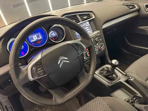 Citroën C4 Lounge 1.6 HDI TENDANCE 2015