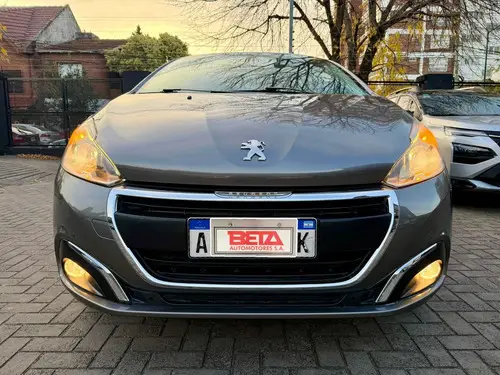 Peugeot 208 1.6 FELINE L16 2017