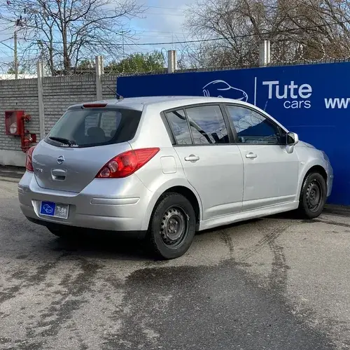 Nissan Tiida 1.8 Visia 2010