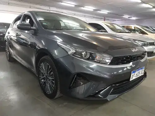 Kia Cerato 2.0 Sx At6 5 p 2022