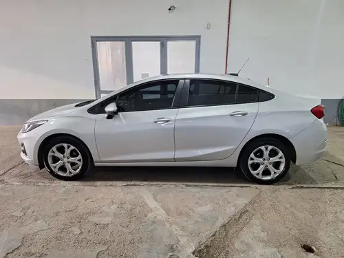 Chevrolet Cruze 1.4T LT MT 2021