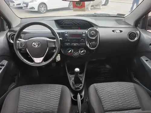 Toyota Etios 1.5 4p X 2015