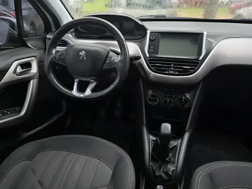 Peugeot 208 1.6 Allure 2017