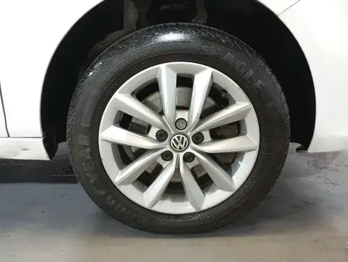 Volkswagen Suran 1.6 Trendline L/15 2015