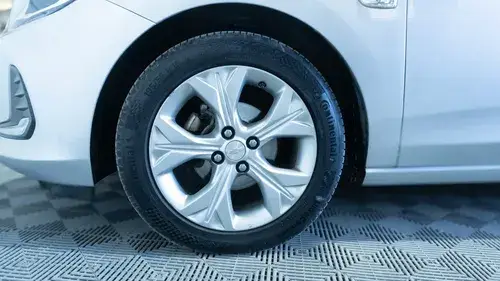 Chevrolet Onix plus 1.0 Turbo Premier Mt 2020
