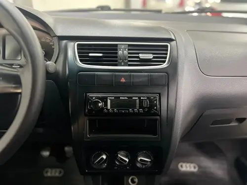 Volkswagen Fox 1.6 Comfortline Pack 5 p 2012