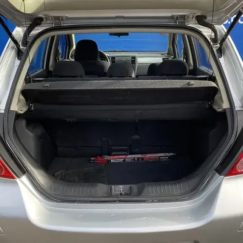 Nissan Tiida 1.8 Visia 2010