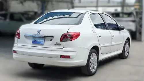 Peugeot 207 1.4 Sedan Allure 75cv 2014