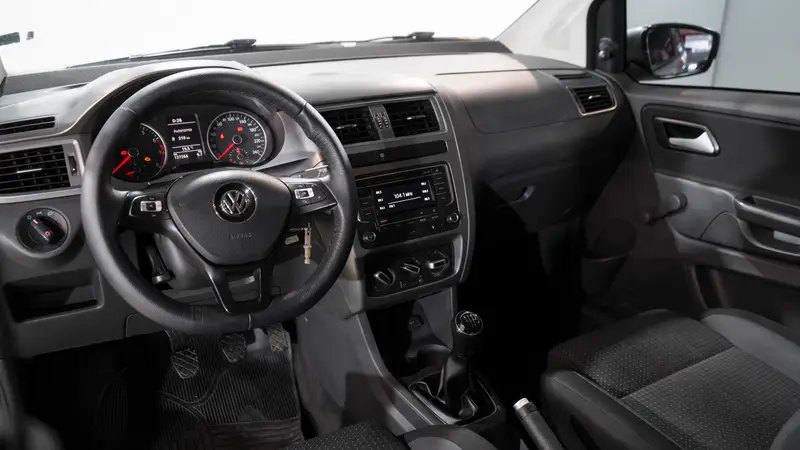 Volkswagen Fox 1.6 TRENDLINE 2017