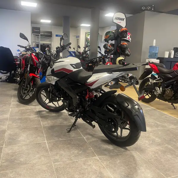 Bajaj Rouser Ns200 Street 2026