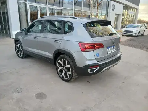 Volkswagen Taos HIGHLINE 250 TSI AT 2024