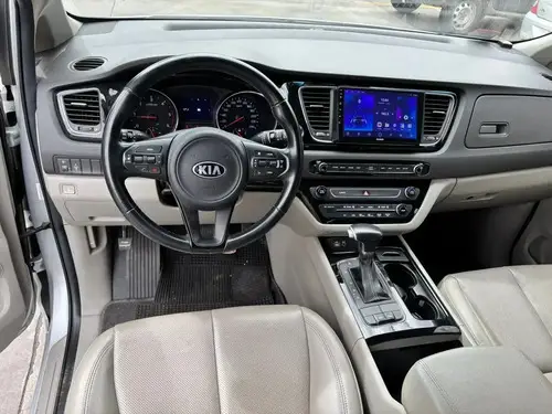 Kia Carnival 2.2 Crdi Ex Premium Avn 2017