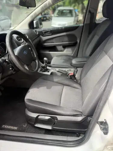 Ford Focus 2 1.6 Trend Sigma 5P 2012