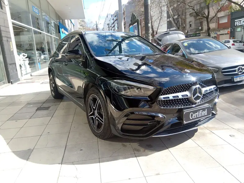 Mercedes-Benz GLA250 AMG LINE 2024