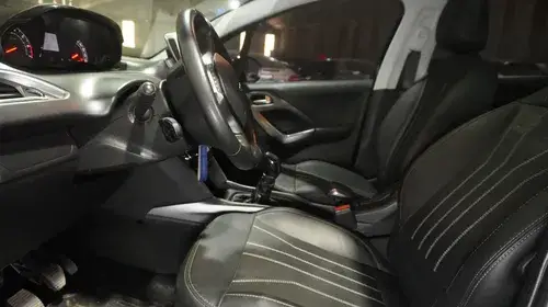 Peugeot 2008 1.6 Feline 2022